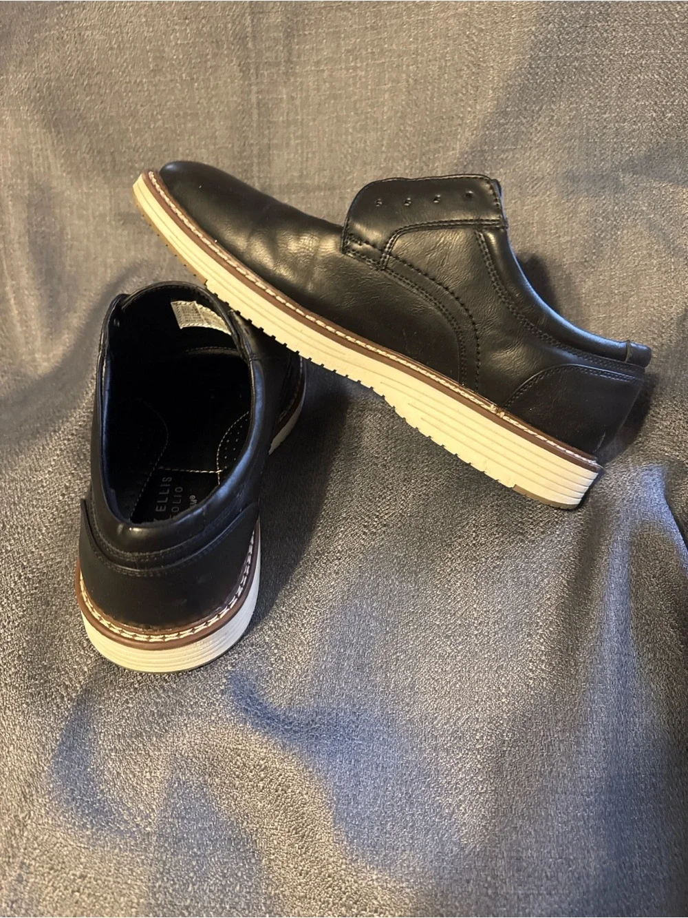 Perry Ellis sleek leather
